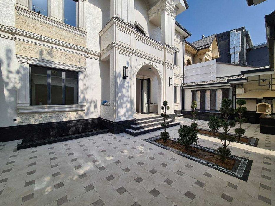 Район: Мирзо-Улугбекский  Улица: Никитина 3 соток 450 кв.м