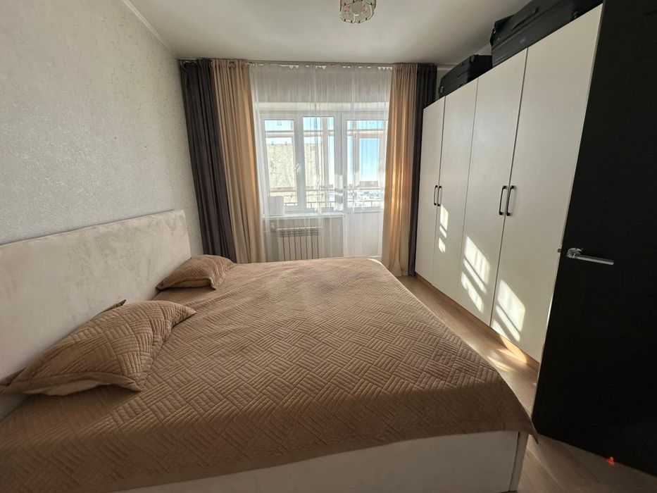 Продам квартиру в 10мкрн 25 доме