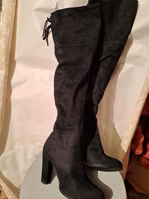 Аяқ киімдер бу сатылады