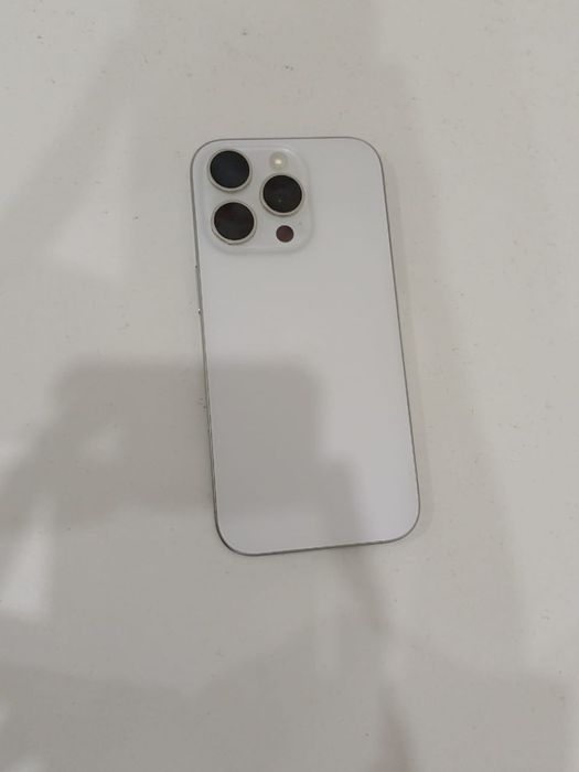 Айфон 16 про белый