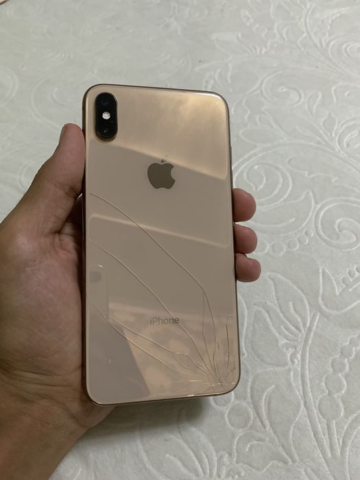 Xs Max usta kormaga