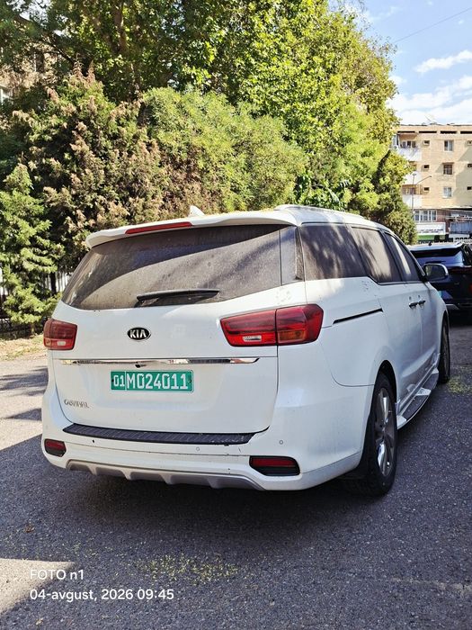 KIA Carnival автомашина