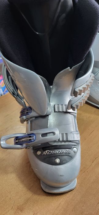 Clapari Nordica femei 250-255