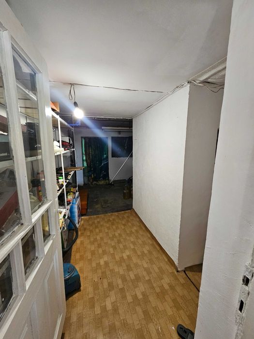 Продавам къща в с. Ценович
