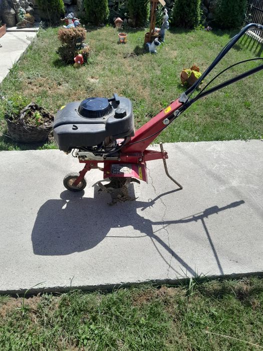 Малка мотофреза    .