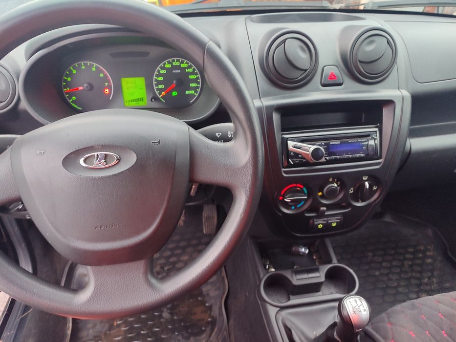 Продам Гранту 2013 год