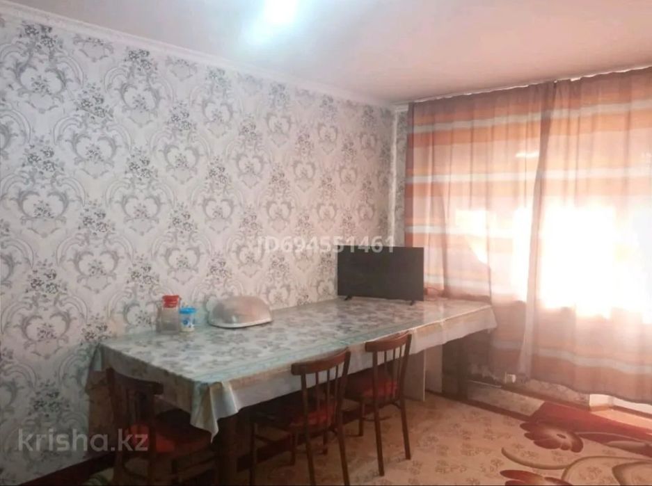 Гостинны стол для 12 место