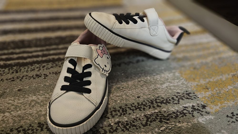 Pantofi hello kitti 27