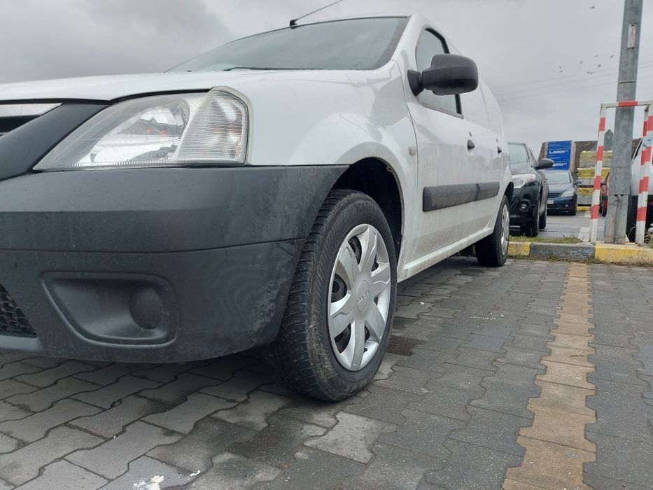 Vând Dacia Logan Van