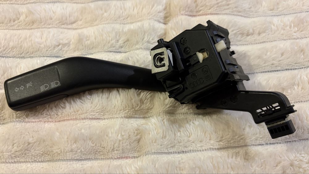 Лост за мигачи и светлини GOLF