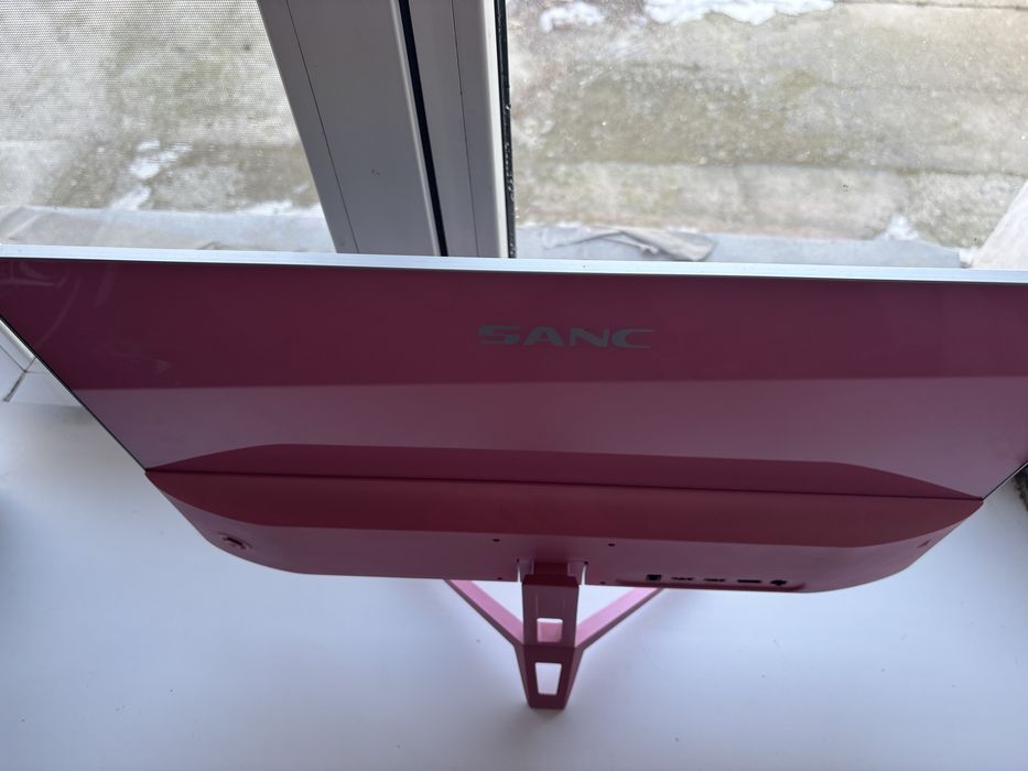 Монитор 144гц, розовый