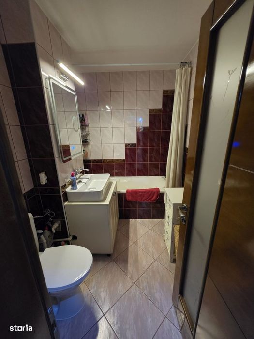 Apartament cu 3 camere decomandate, Obcini
