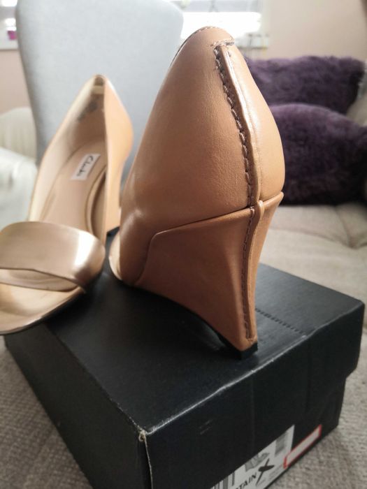 Нови дамски обувки CLARKS номер 3 оригинални