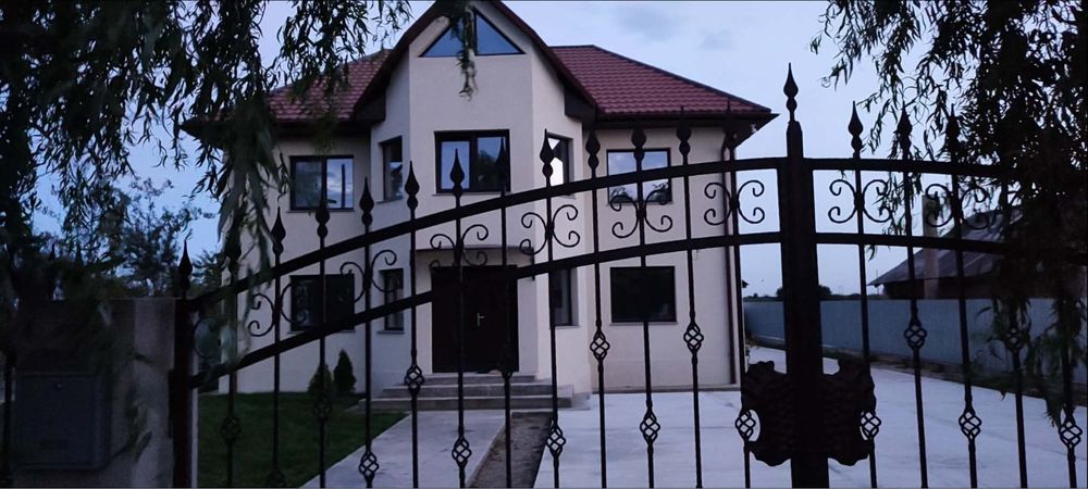 Casă de vânzare
