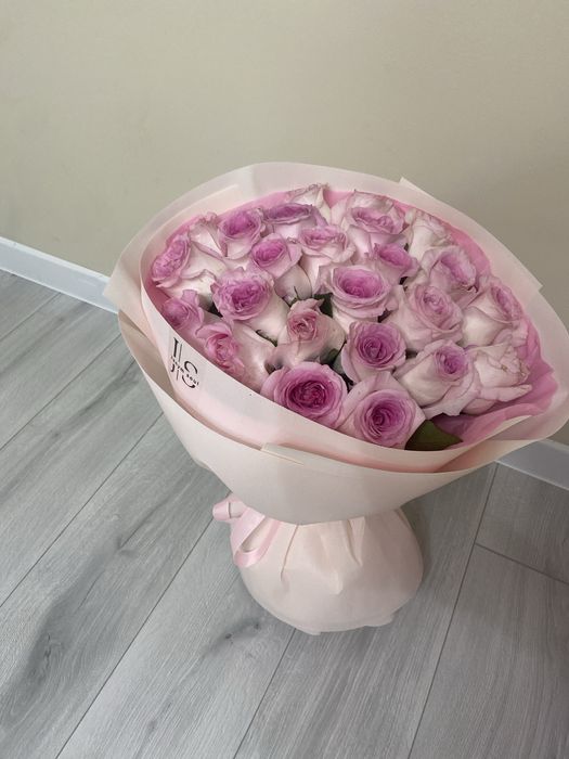 Тез арада, Гүл сатылады