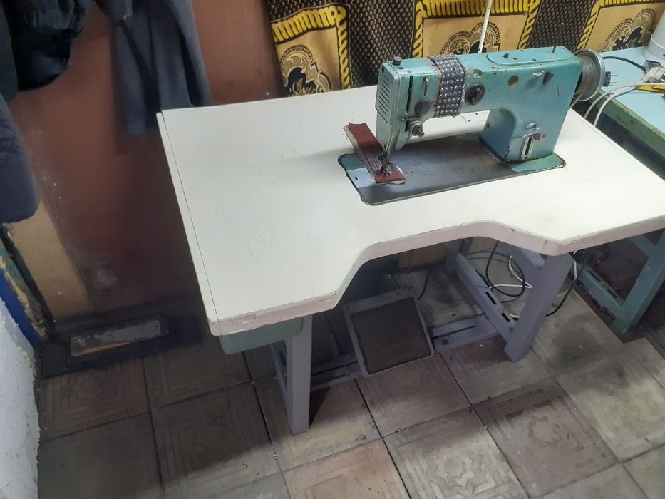 Продам 2 промыш. швейных машин, оверлог для тяжёлых и простых тк