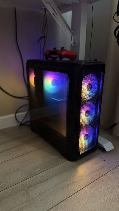Игровой компьютер+ игровой стол