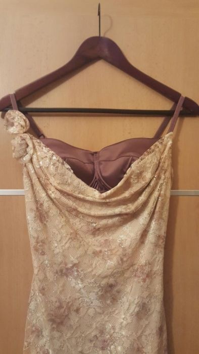 Официална дантелена рокля