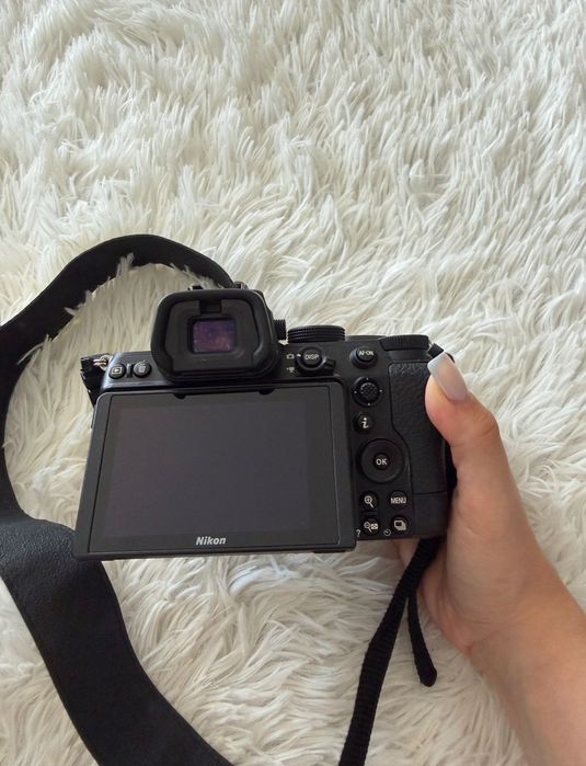 Nikon Z5 тяло + 2 обектива + светкавица + чанта