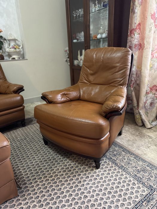 Set canapea si fotolii din piele