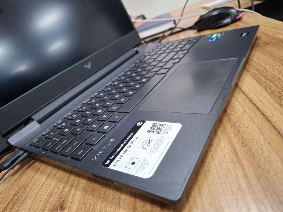 HP Victus 15 GAMING  i5 24/512 ozu/ssd 450$