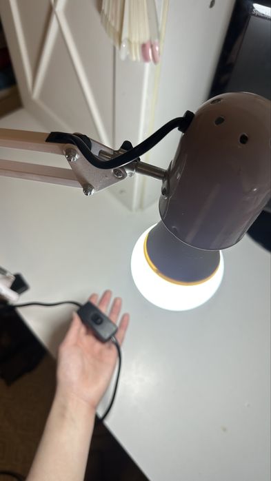 Настольная лампа для маникюра