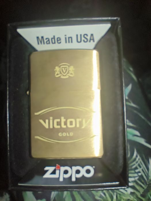 Лимитирана серия запалка Zippo ,,Victory gold,,