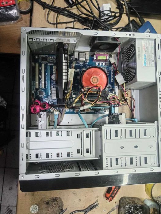 Компютер Huntkey  Core - i3 +Монитор 20