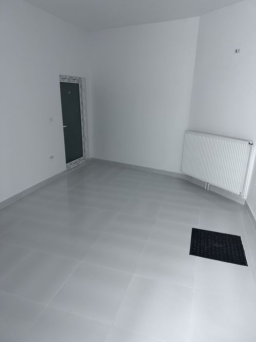 Inchiriez spatiu comercial