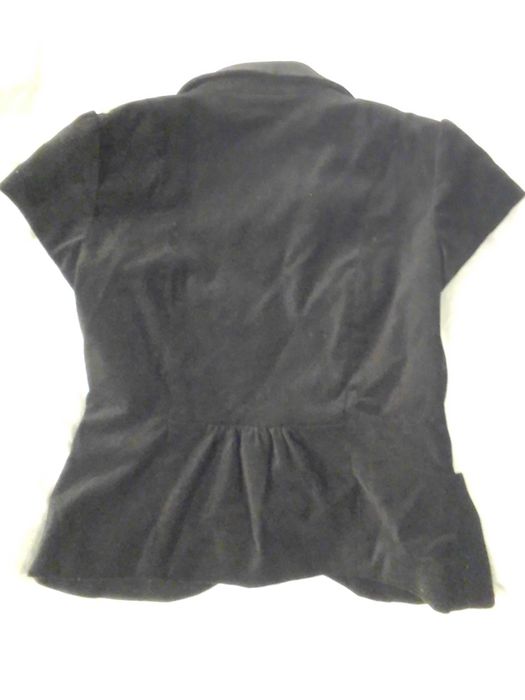 Интересен комплект марково сако,пола и луксозни чорапи с дантела