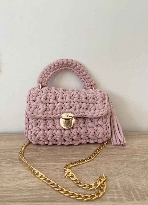 Ръчно плетени чанти.