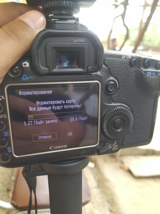 Canon EOS 5D Mark 2 sotiladi