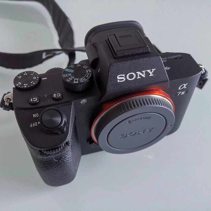 Sony A7 III - като нов, на 16К кадъра, пълен комплект