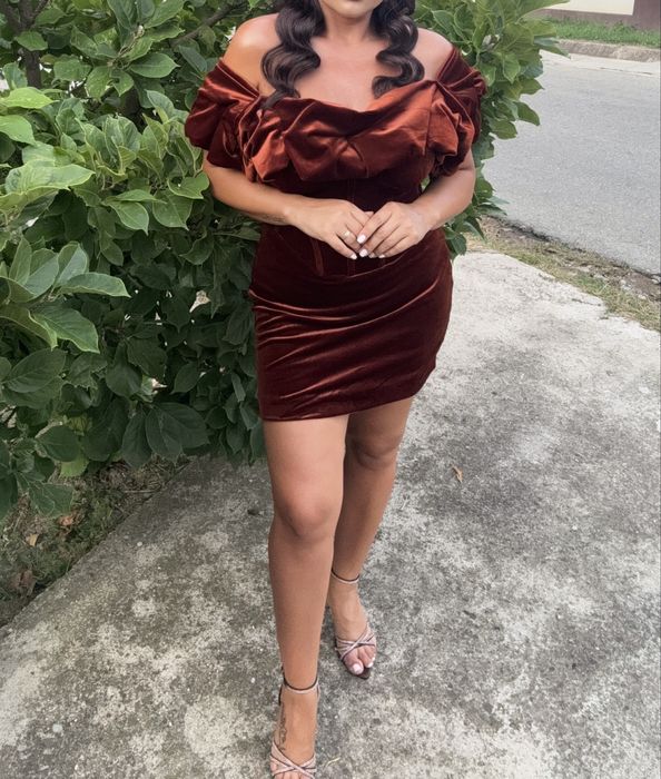 Rochie desebit de eleganta