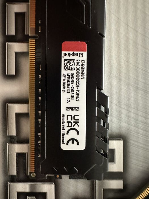 Продам ОЗУ 2 плашки по 8Гб