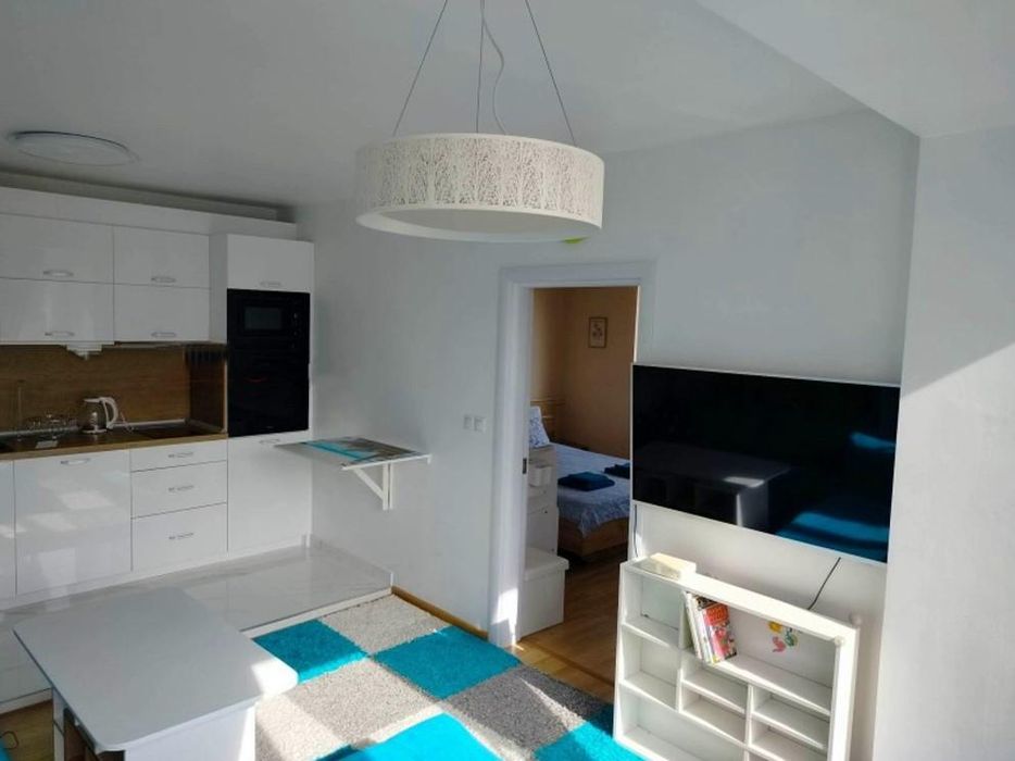 Тристаен апартамент под наем в ж.к. Изток, 2185075