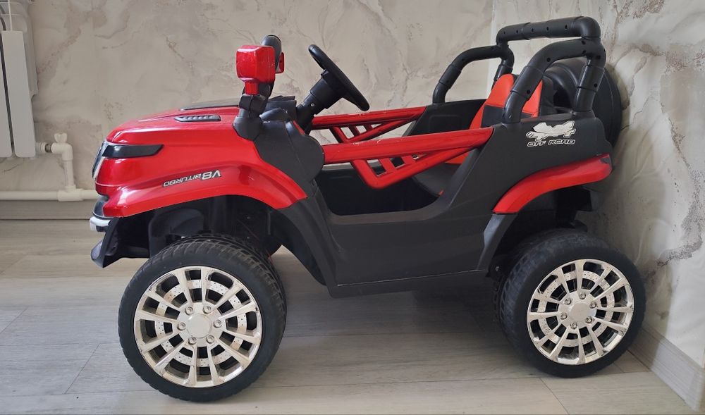 Детский электроавтомобиль Toytota Jeep