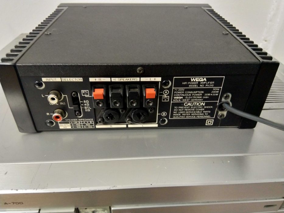 Linie audio WEGA putere PV210, preamplificator CV210, tuner T210,Japan
