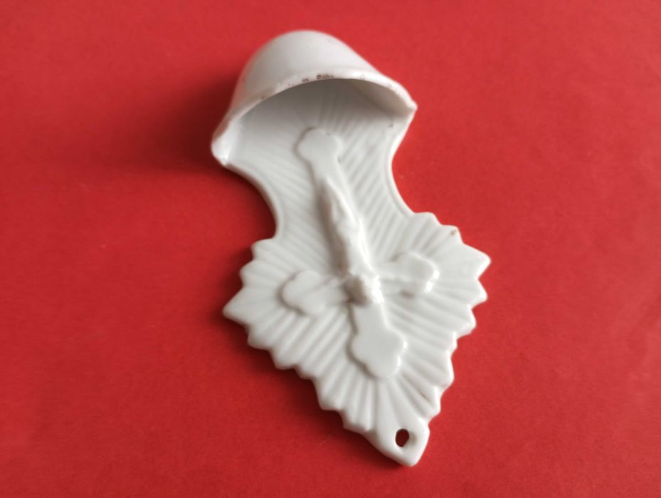 Старинен порцеланов иконостас , кандило