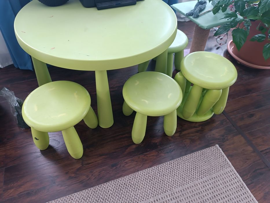 Masa Ikea Mammut cu 5 tabureti