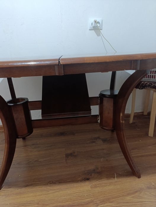 Продаю кухонный стол