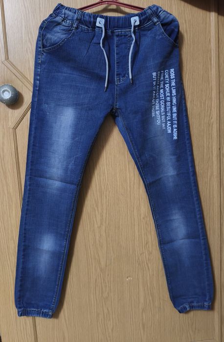 Продам джинсы новые