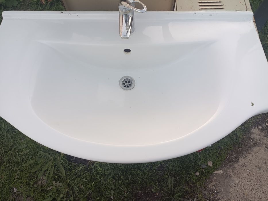 Продам раковину шкаф и зеркало