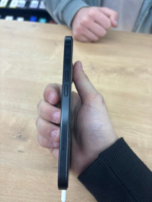 Продается айфон 16