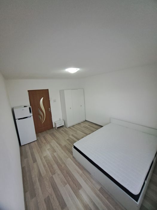 Garsoniera de închiriat