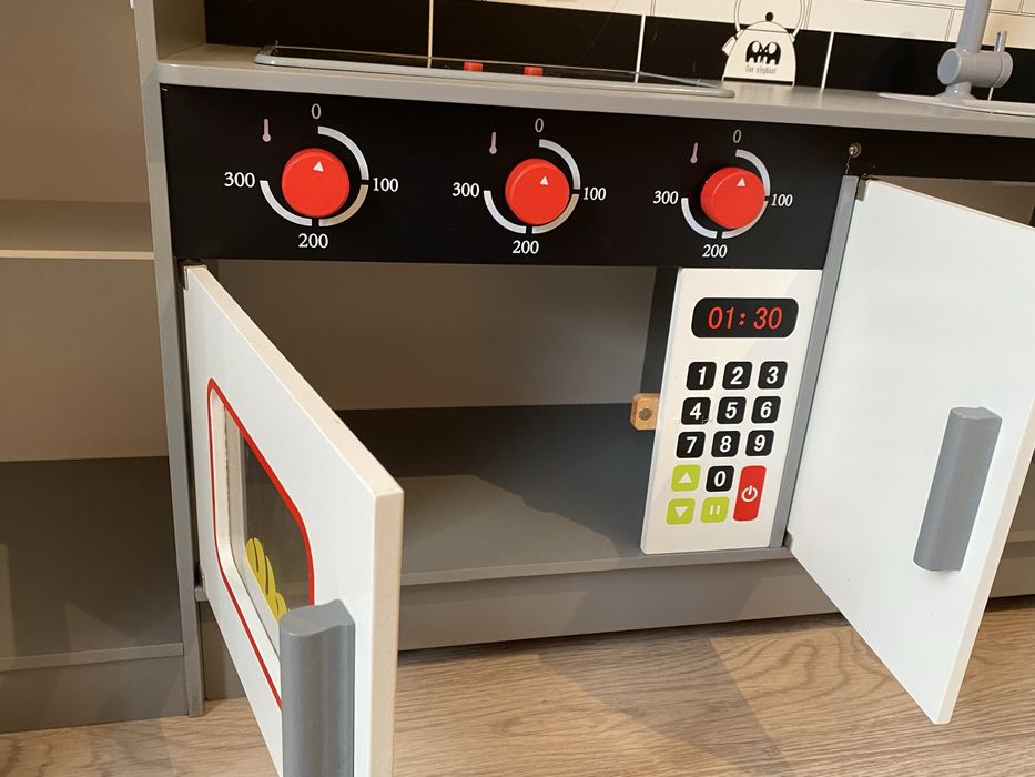 Продам детский кухонный  гарнитур