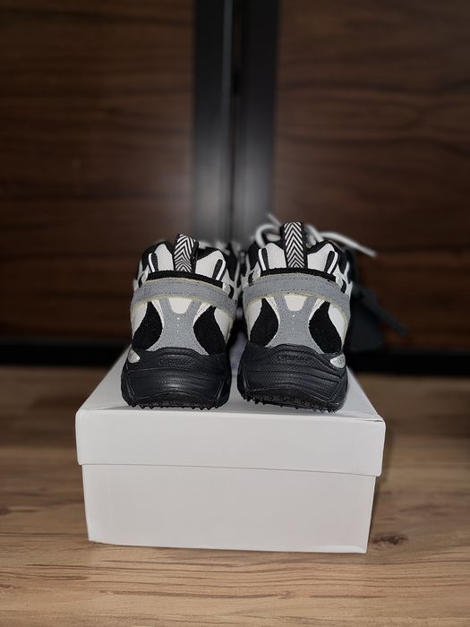 Off White Be Right Back
