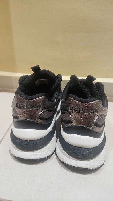 Страхотни сникърси Replay