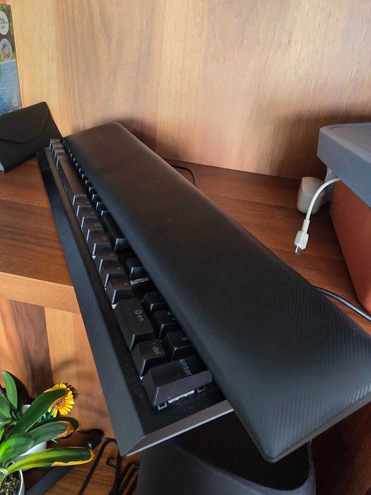 Tastatură Gaming Razer BlackWidow V4 – Switch-uri Green, Garantie