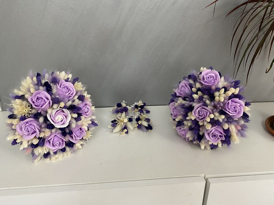 Buchete și accesorii din flori uscate